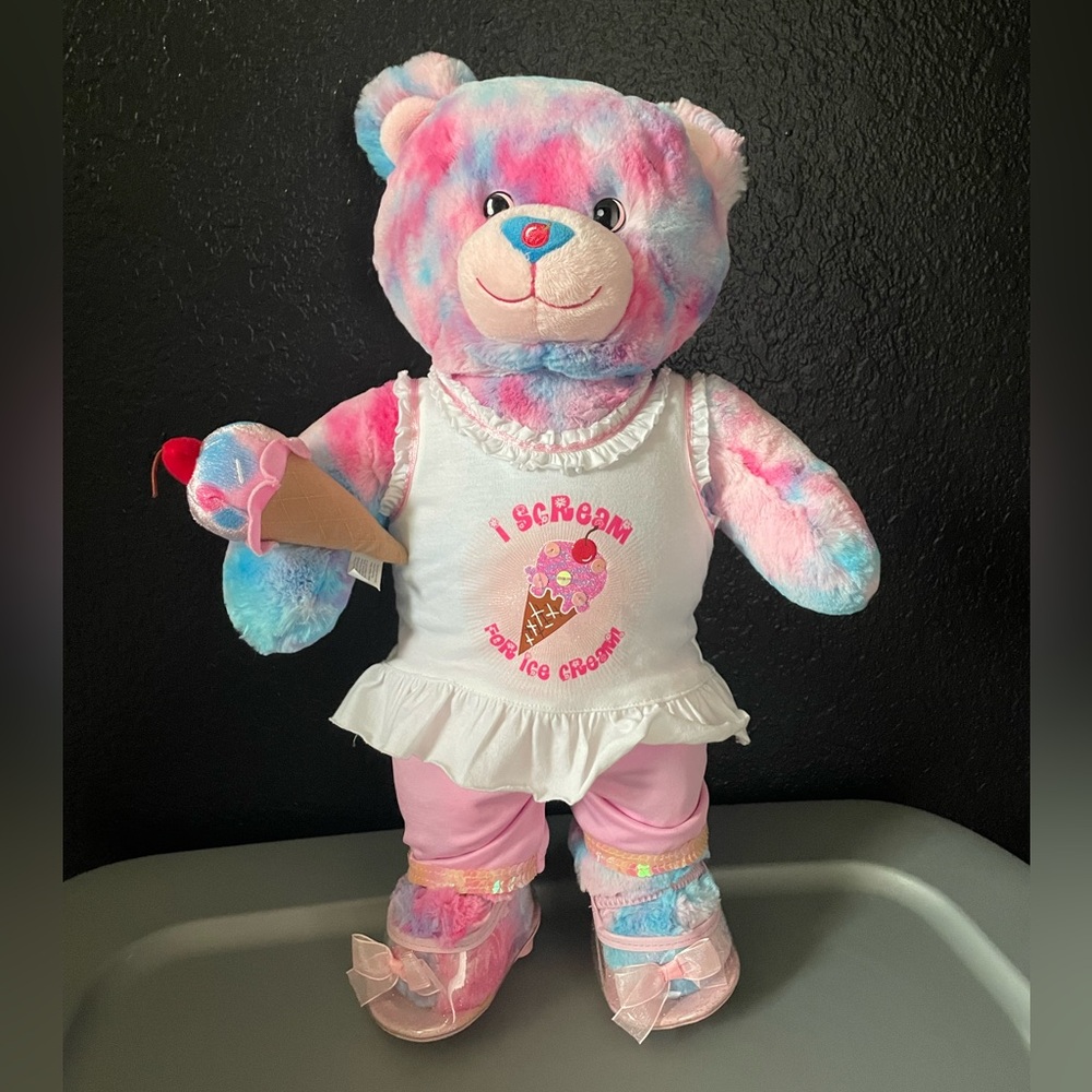 Baskin Robbins bubblegum build a bear